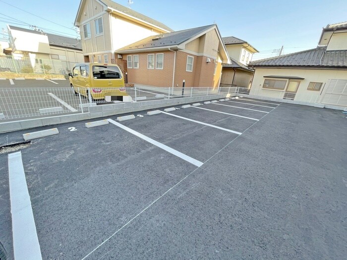 物件外観写真4　(駐車場)