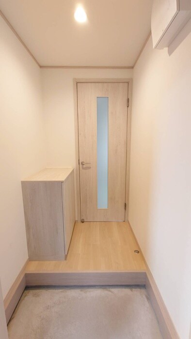 物件内観写真13　(玄関)