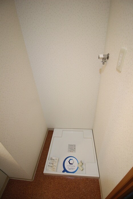 物件内観写真15　(洗濯機置場)