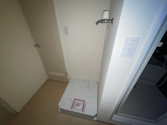 物件内観写真13　(洗濯機置場)