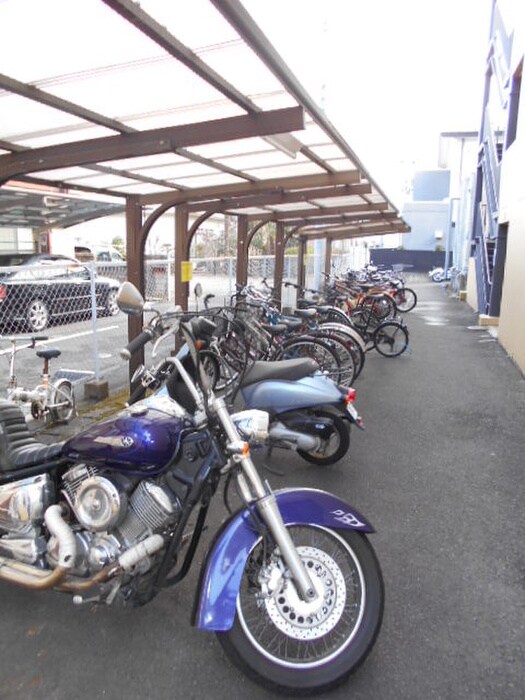 物件外観写真3　(駐輪場)