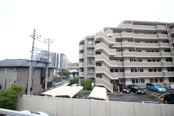 物件内観写真18　(室内からの展望)