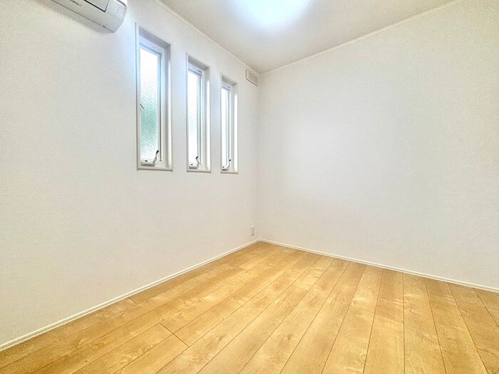 物件内観写真9　(居室)