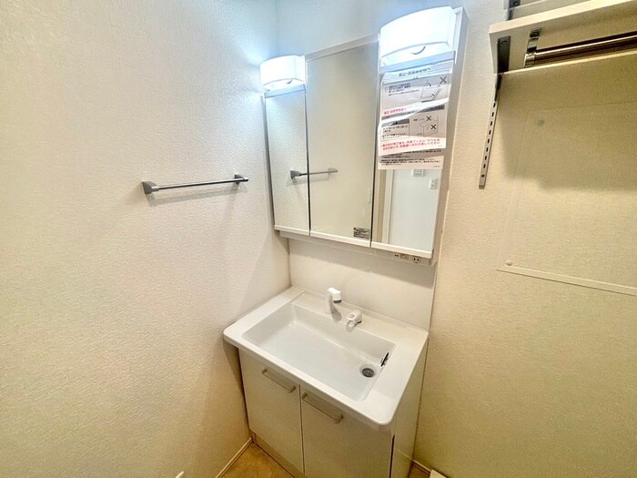 物件内観写真12　(洗面)