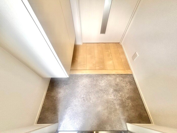 物件内観写真18　(玄関)