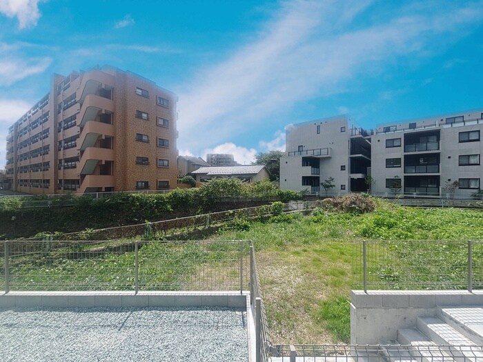 物件内観写真22　(室内からの展望)