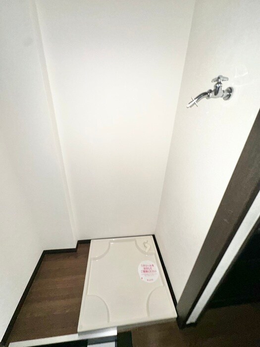物件内観写真15　(洗濯機置場)