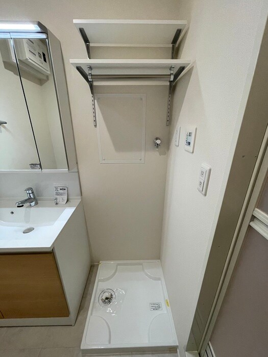 物件内観写真12　(洗濯機置場)