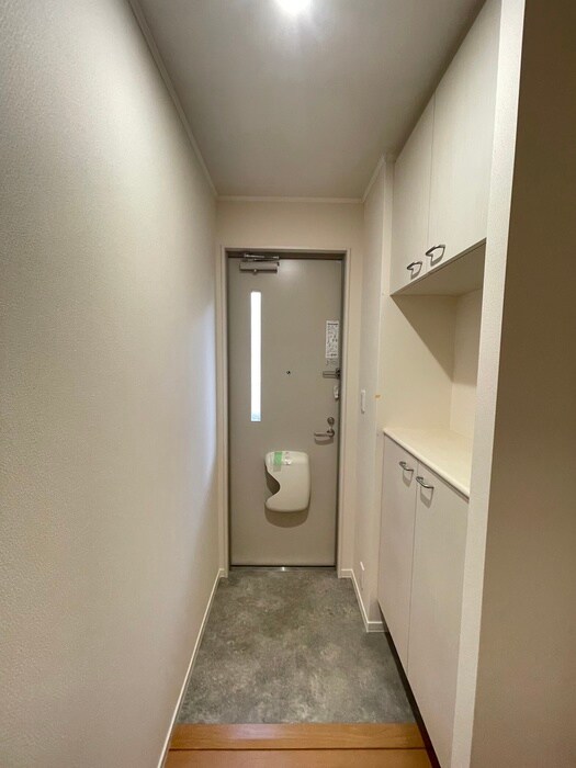 物件内観写真14　(玄関)