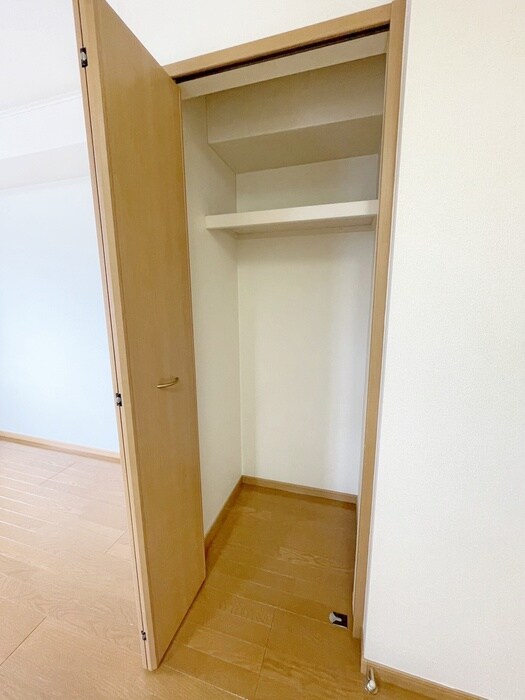 物件内観写真13　(収納)