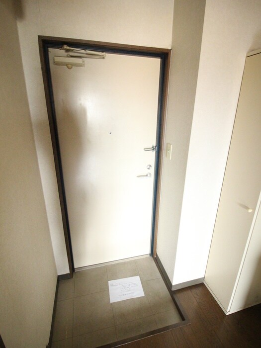 物件内観写真14　(玄関)