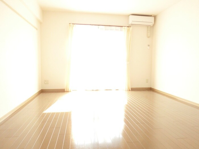 物件内観写真4　(居室)