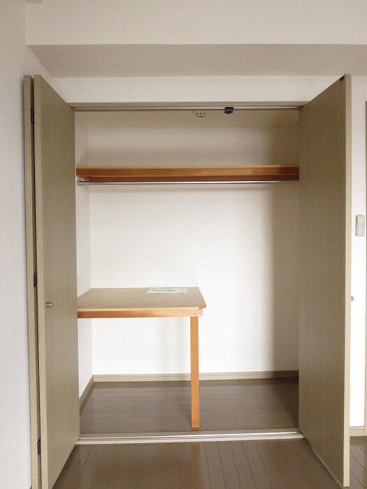 物件内観写真6　(収納)