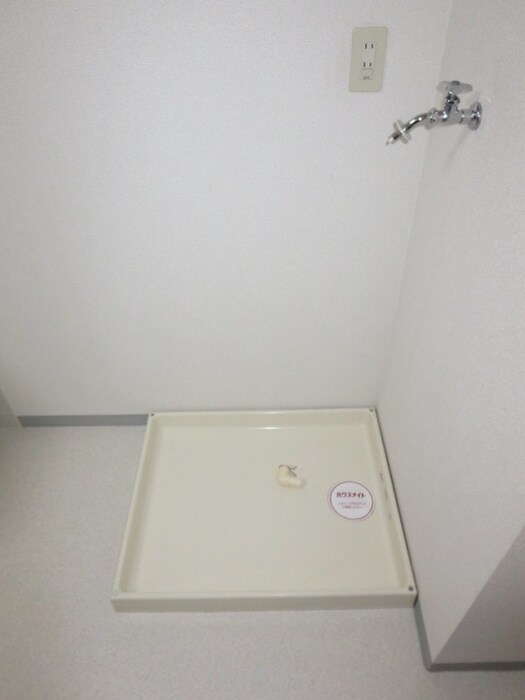 物件内観写真10　(洗濯機置場)