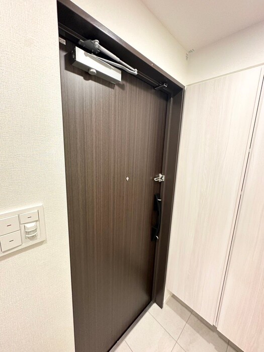 物件内観写真18　(玄関)