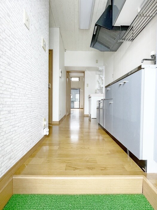 物件内観写真9　(廊下)