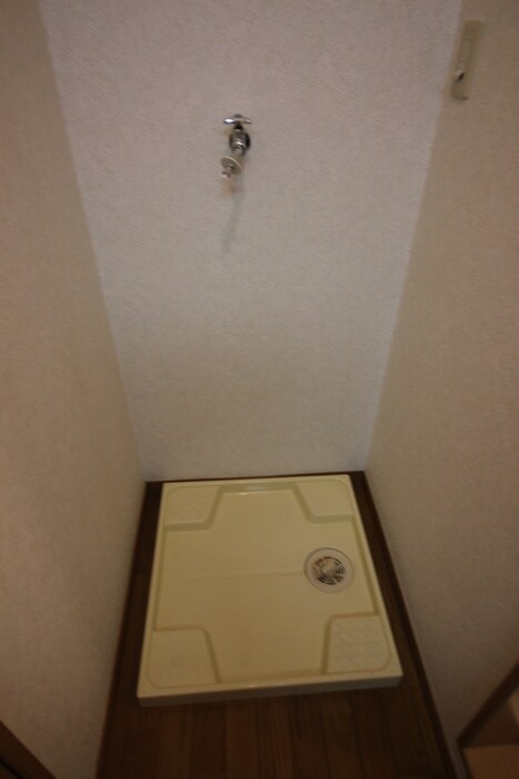 物件内観写真14　(洗濯機置場)