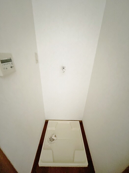 物件内観写真14　(洗濯機置場)