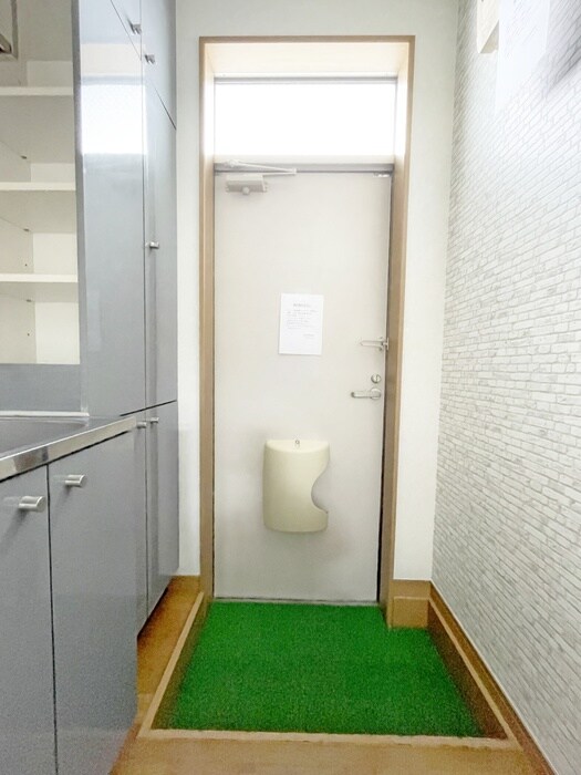 物件内観写真16　(玄関)