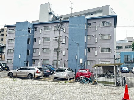 テレパレス榴ヶ岡1号棟外観写真