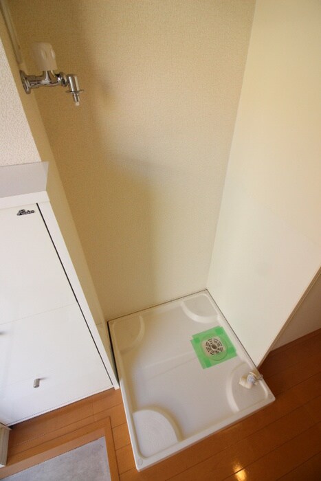 物件内観写真15　(洗濯機置場)