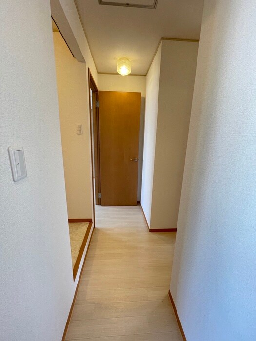 物件内観写真16　(廊下)