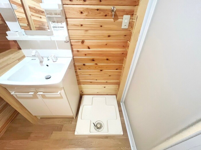 物件内観写真13　(洗濯機置場)