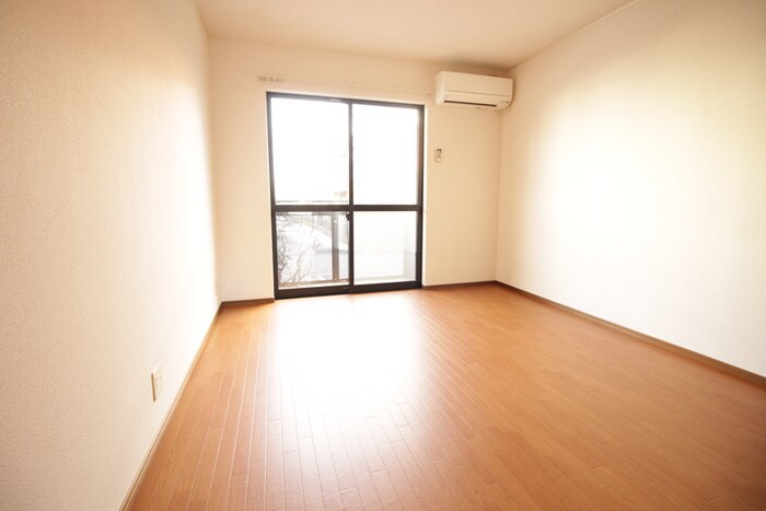 物件内観写真6　(居室)