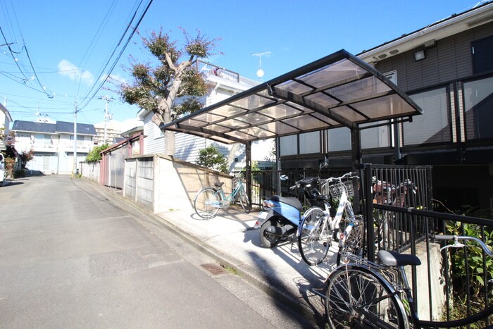 物件外観写真4　(駐輪場)