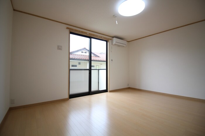 物件内観写真8　(居室)