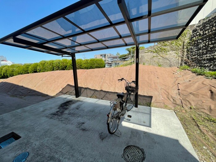 物件外観写真3　(駐輪場)