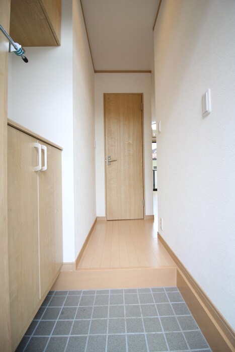 物件内観写真16　(玄関)