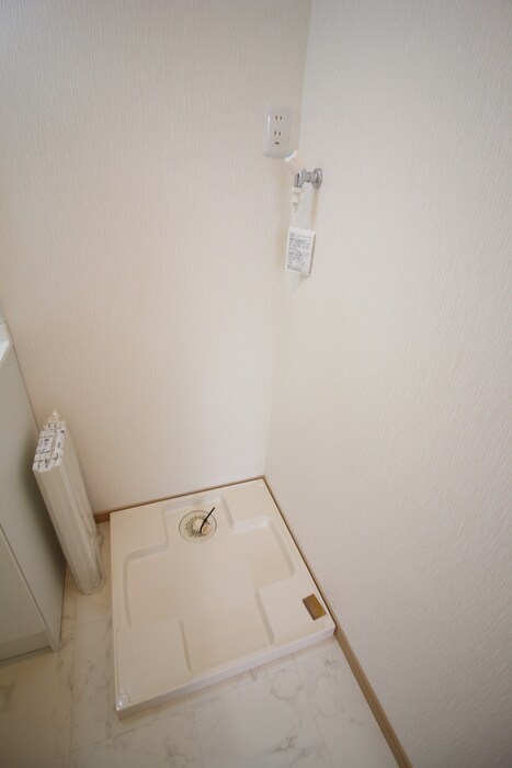 物件内観写真17　(洗濯機置場)