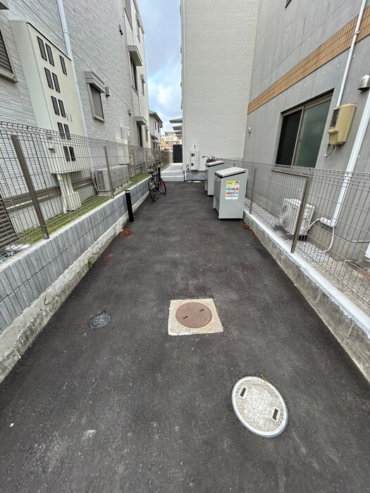 物件外観写真4　(駐輪場)