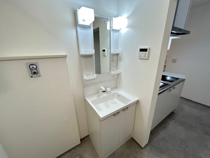 物件内観写真12　(洗面)