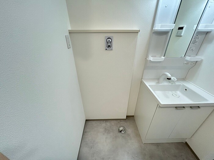 物件内観写真14　(洗濯機置場)