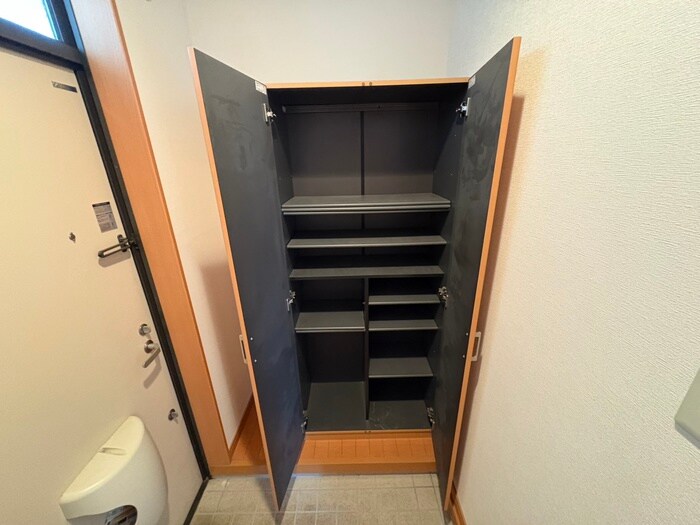 物件内観写真16　(靴箱)