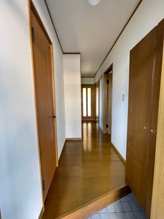 物件内観写真14　(廊下)