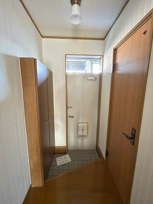 物件内観写真17　(玄関)