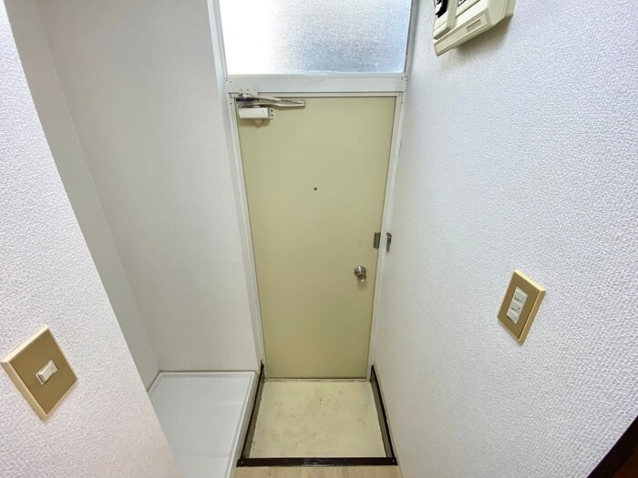 物件内観写真14　(玄関)