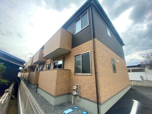 ぺシュールⅤ外観写真