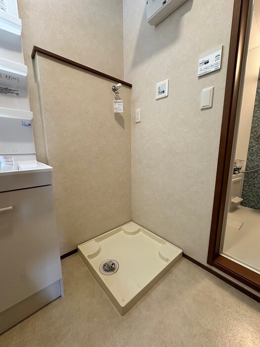 物件内観写真15　(洗濯機置場)