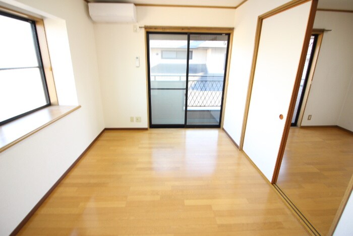 物件内観写真7　(居室)