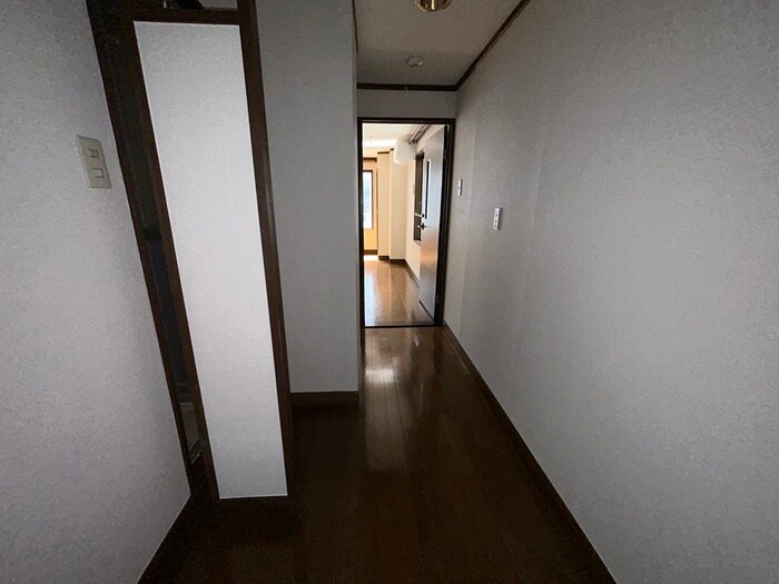 物件内観写真14　(廊下)
