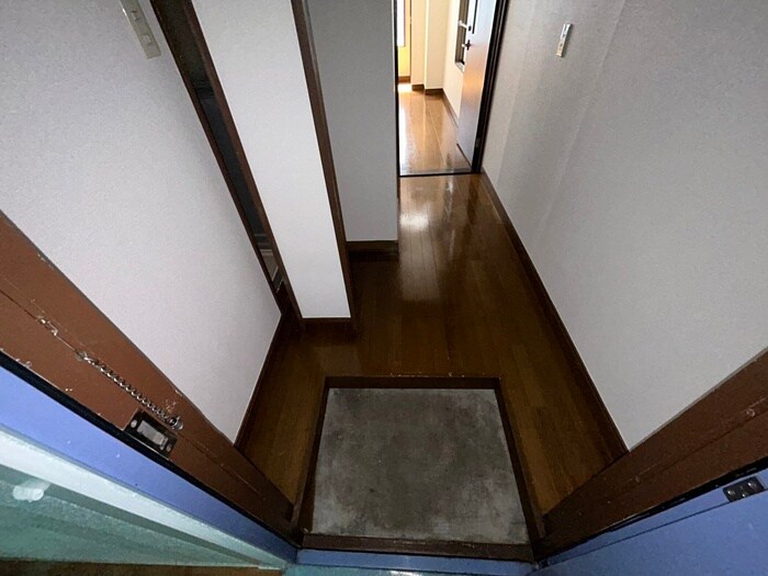 物件内観写真15　(玄関)