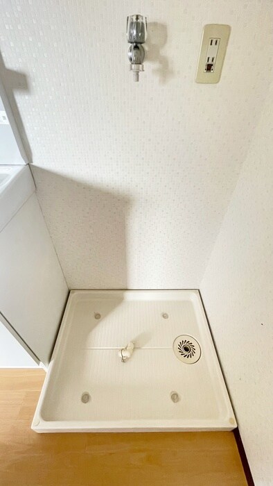 物件内観写真16　(洗濯機置場)