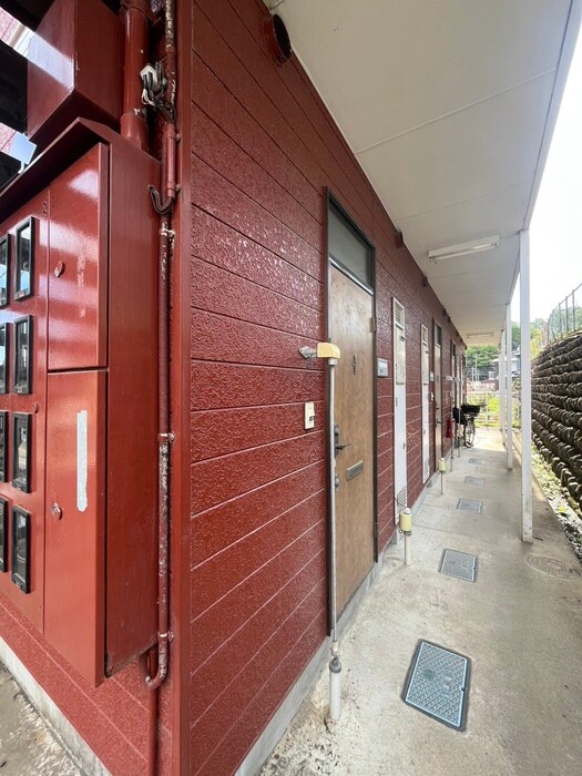 物件外観写真5　(エントランス部分)