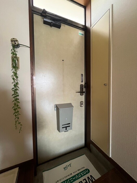 物件内観写真14　(玄関)