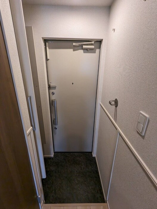 物件内観写真22　(玄関)