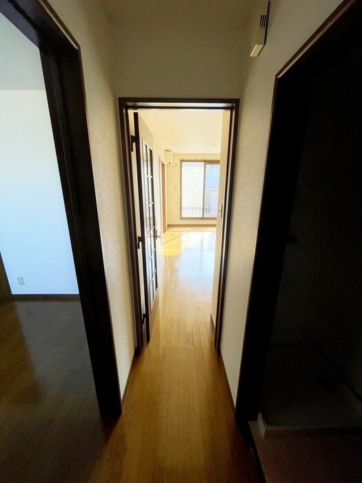 物件内観写真18　(廊下)